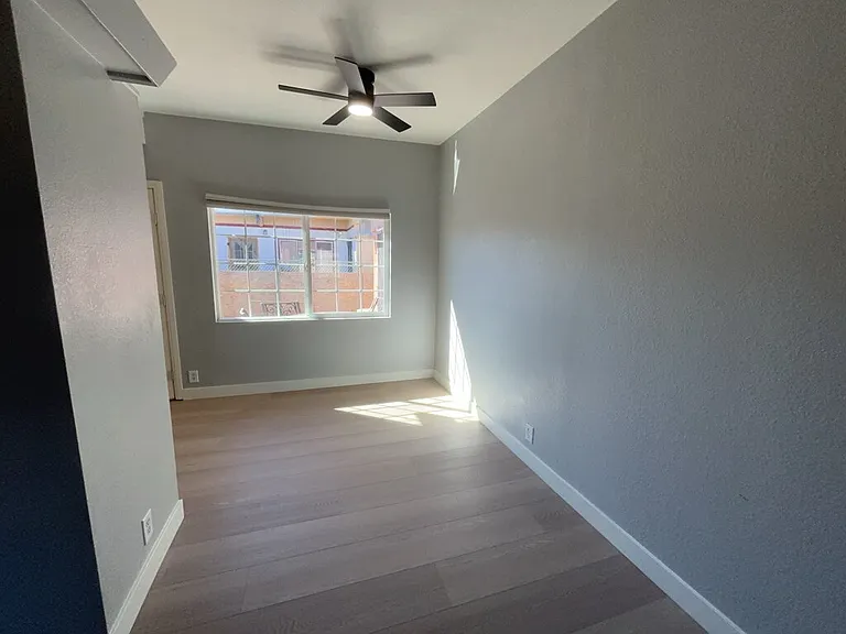 2400 S 15th St #1 — Photo 4