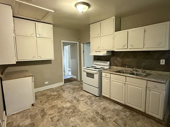 3rd image of 109 59th St