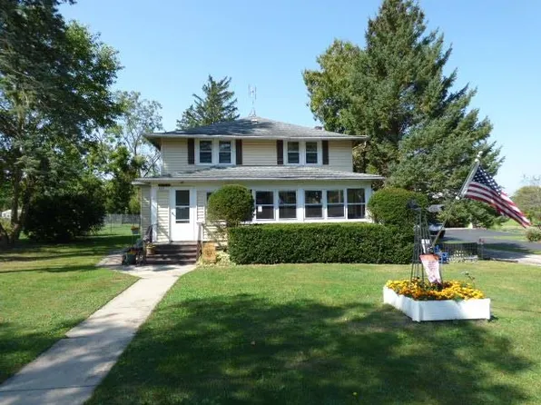 137 Martin St, Sharon, WI 53585