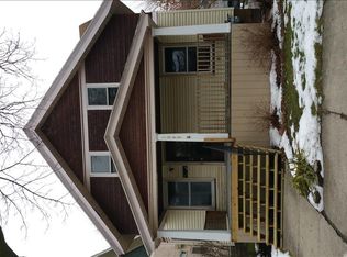 1045 Pine Ave NW, Grand Rapids, MI 49504