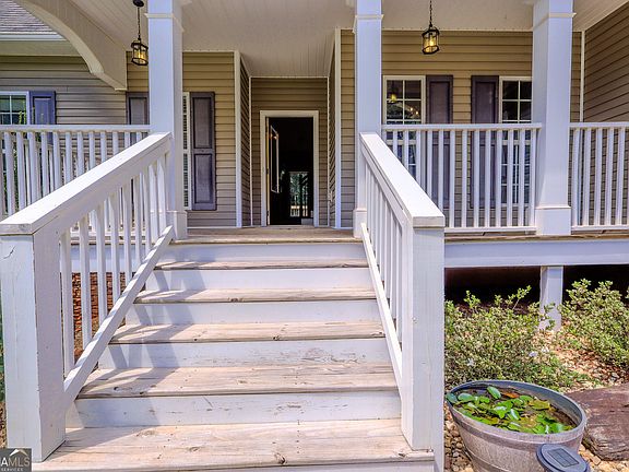 4th image of 100 Chapman Oak Dr