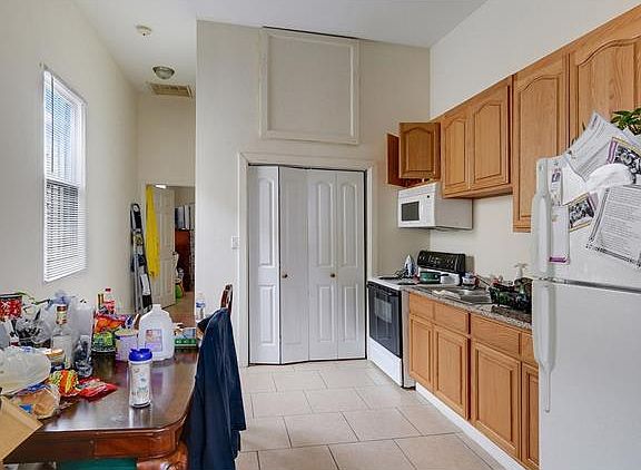 2nd image of 1726 Louisa St