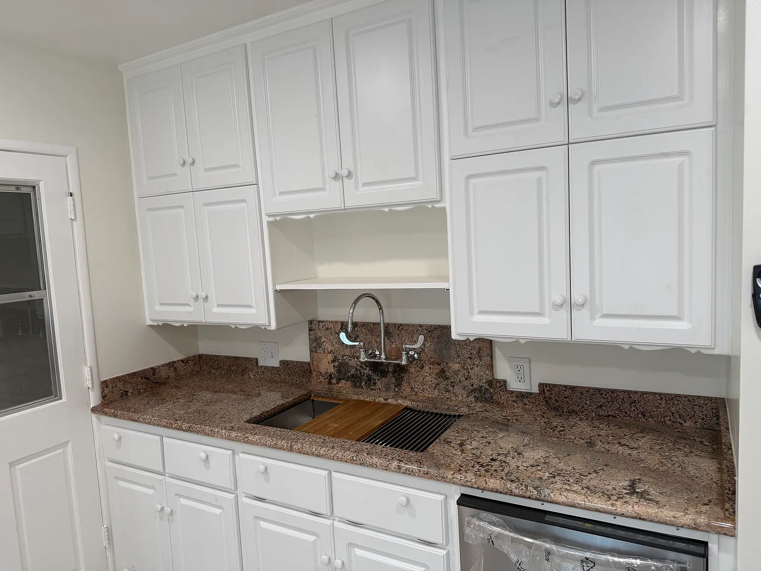 2 bed, 950 sqft, $2,950 — Photo 1