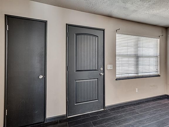 4th image of 2517 N Donald Ave