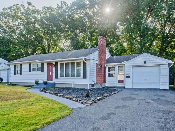 73 Bremen St, Springfield, MA 01108