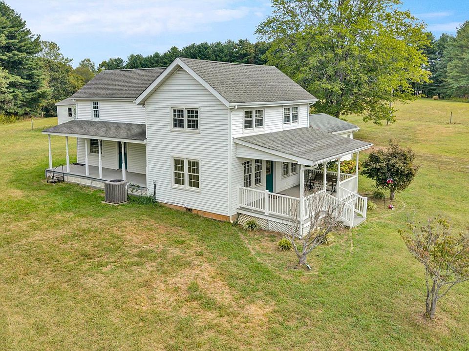 1st image of 202 Chestnut Ln