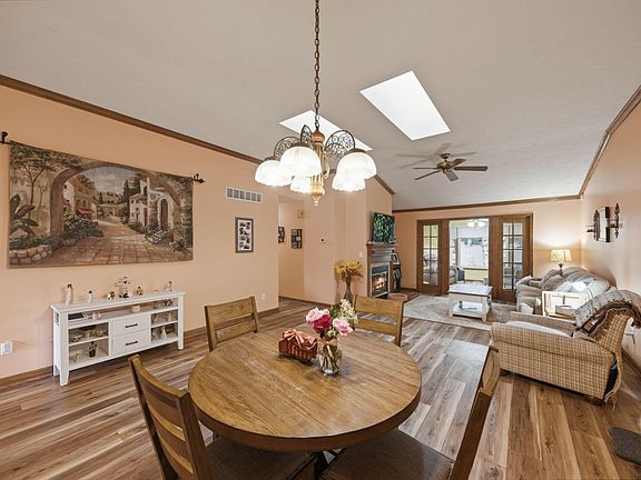 5th image of 712 Dogwood Ct SW