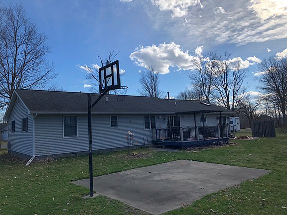 4th image of 110 Lakeside Dr
