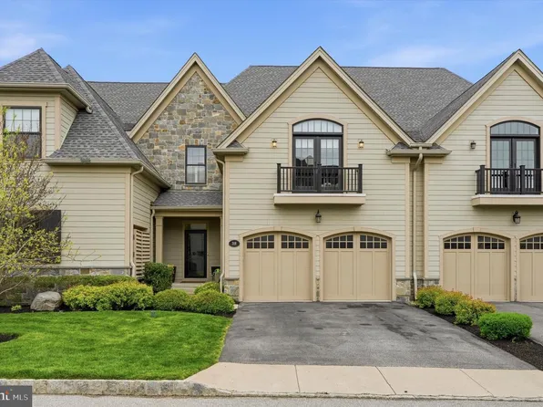 318 Whitemarsh Dr, Flourtown, PA 19031