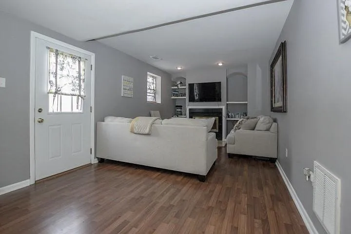 440 Merman Rd — Photo 10