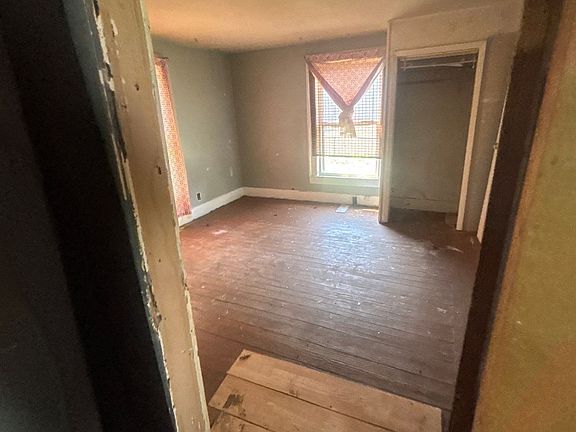 3rd image of 2200 Walnut St