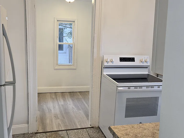 916 Wolcott Ave #3 — Photo 18