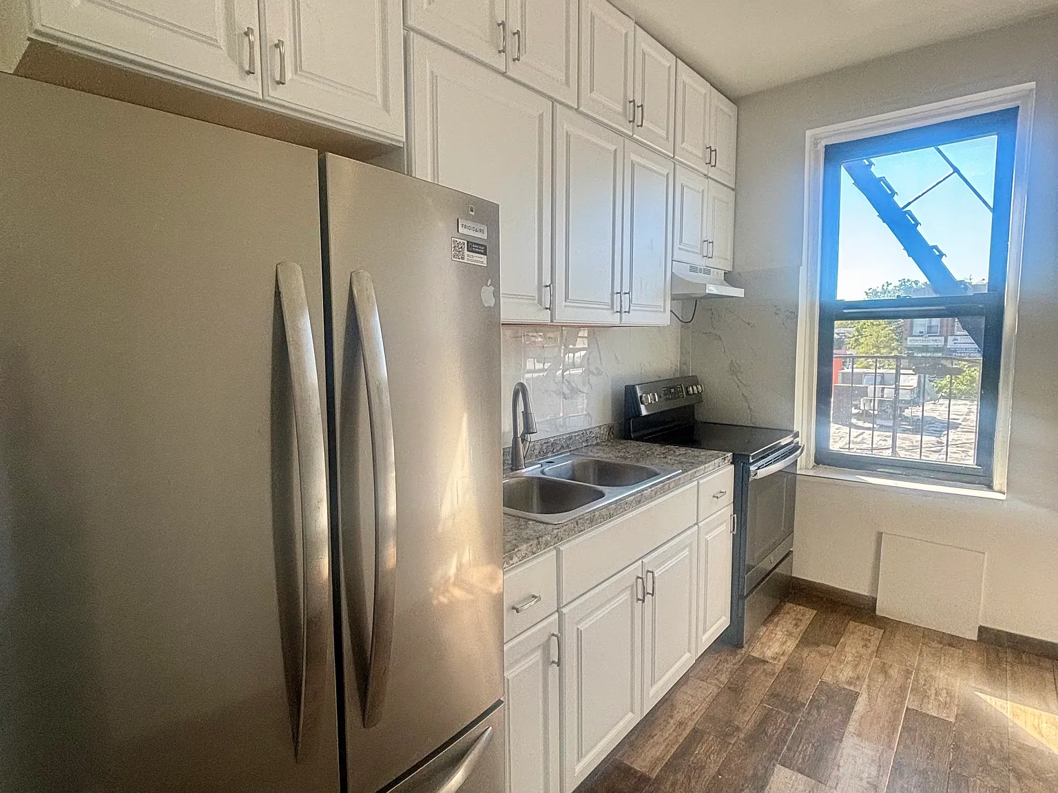 1113 Avenue O — Photo 3