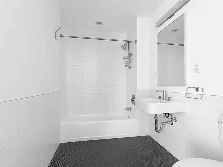 318 Knickerbocker Ave #2H — Photo 7