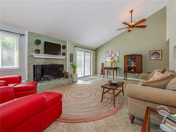 5th image of 11007 Kingfisher Dr