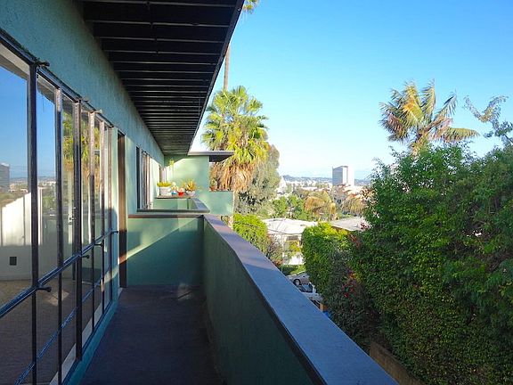 3rd image of 1937 Grace Ave APT 5