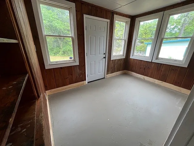 COVERED PORCH OR SUNROOM