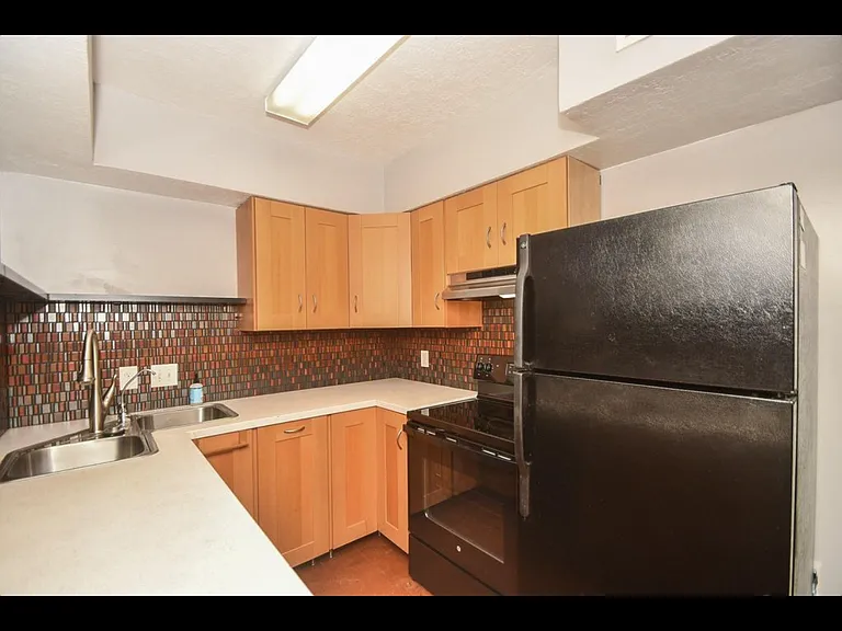 2601 Bellefontaine St — Photo 7