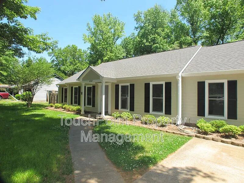 Building Photo - 9707 Covedale Dr