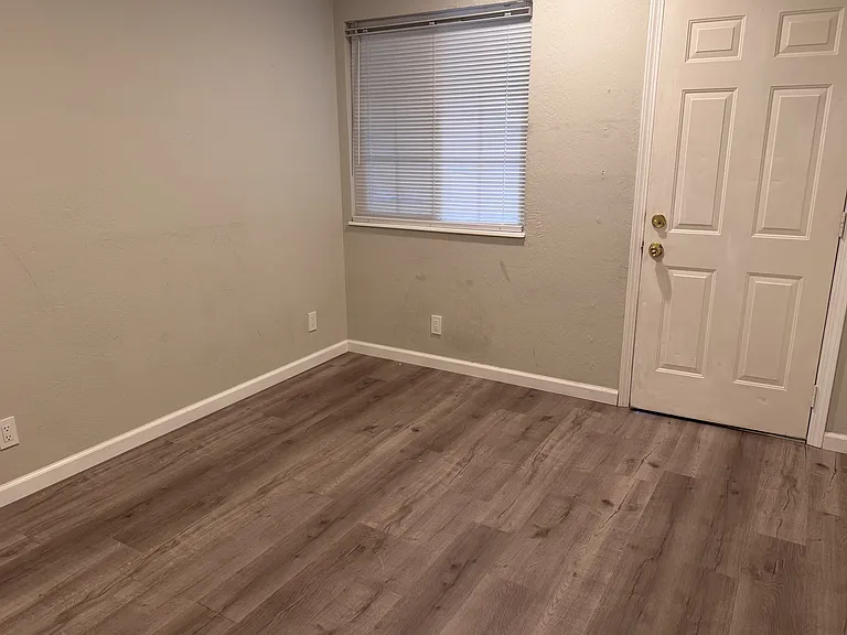 4676 Capitan Dr — Photo 13