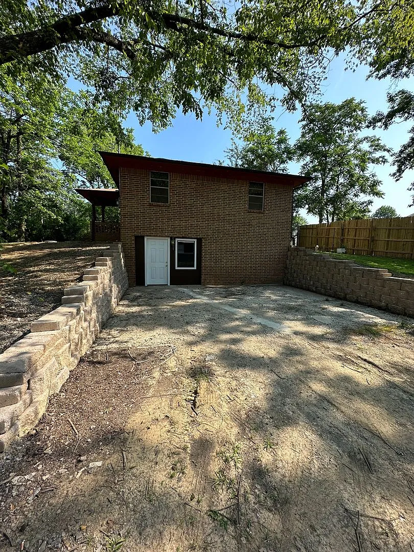 Building Photo - 1515 Oak Grove Rd