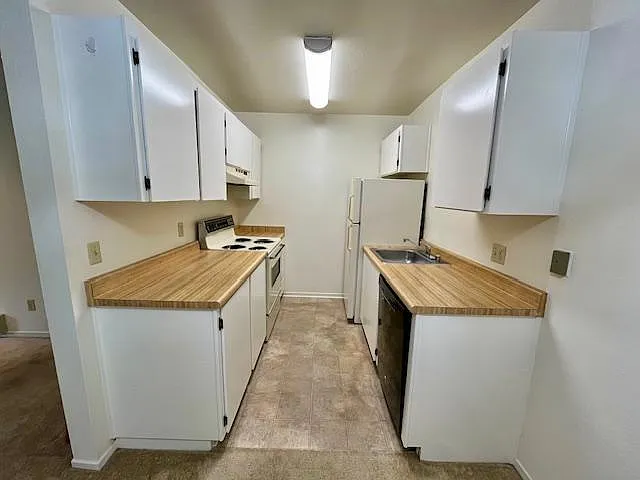 404 Boardwalk Ave #14 — Photo 2