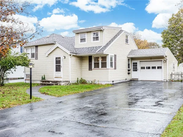 160 Rosecroft Dr, Rochester, NY 14616