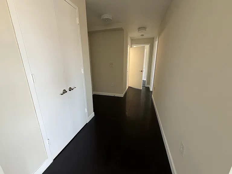 61 Village Rd N #4B — Photo 8