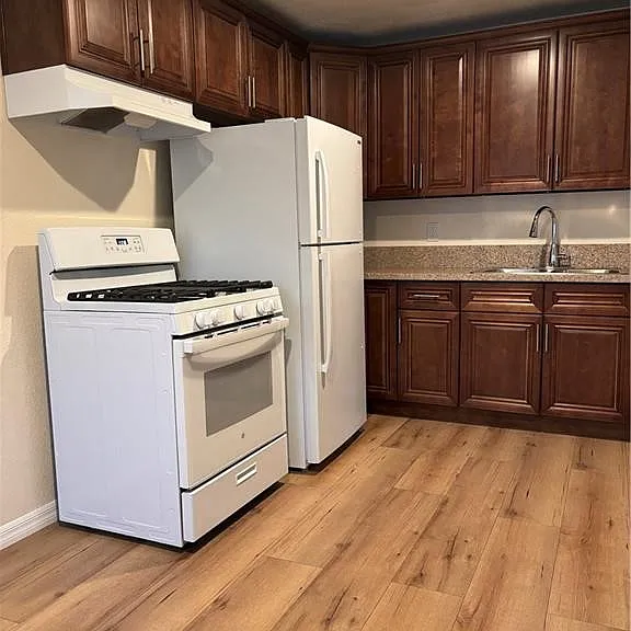 11725 Brussels Ave — Photo 4