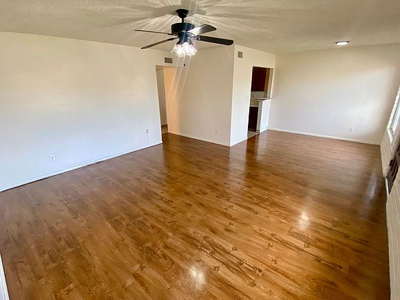 3rd image of 200 S Old Litchfield Rd APT 3