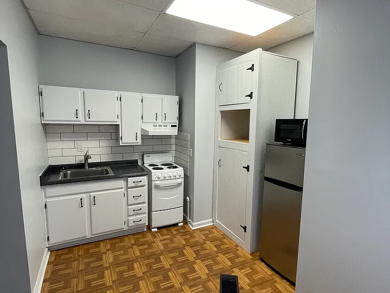 416 Greenup St #4 — Photo 3