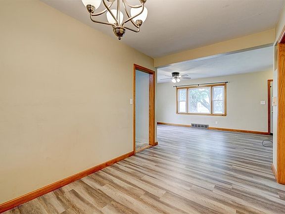 4th image of 505 SW Southlawn Dr