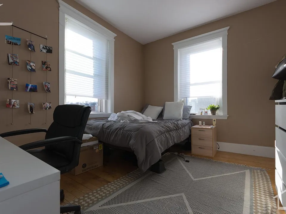 8 Glenville Ave #4U