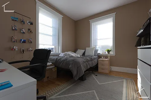 8 Glenville Ave #4U Photo 1