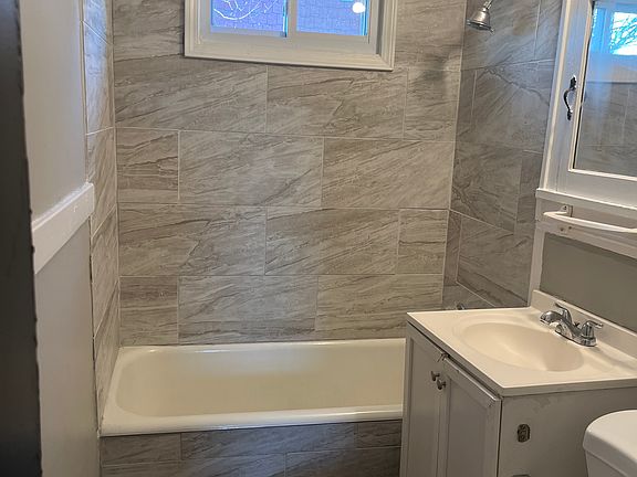 5th image of 5701 Tracy Ave #2
