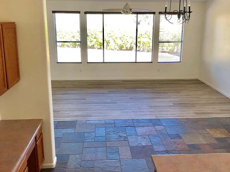 146 E Constitution Ct — Photo 8