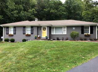 7624 Apple Grove Ln, Roanoke, VA 24018