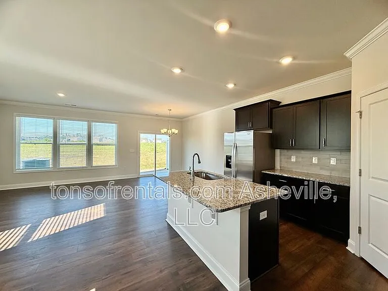 216 Valley Breeze Rd — Photo 5