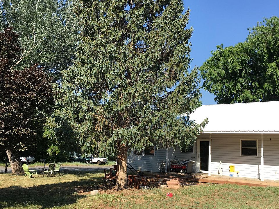 2nd image of 353 E 31st St