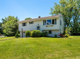 142 Darien Rd, Howell, NJ 07731