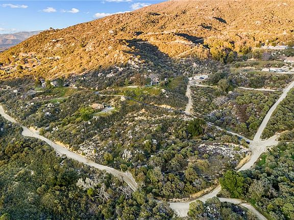 5th image of 493 Old Gold Mine Rd