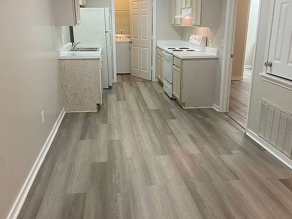 3rd image of 1257 Louisville St #70