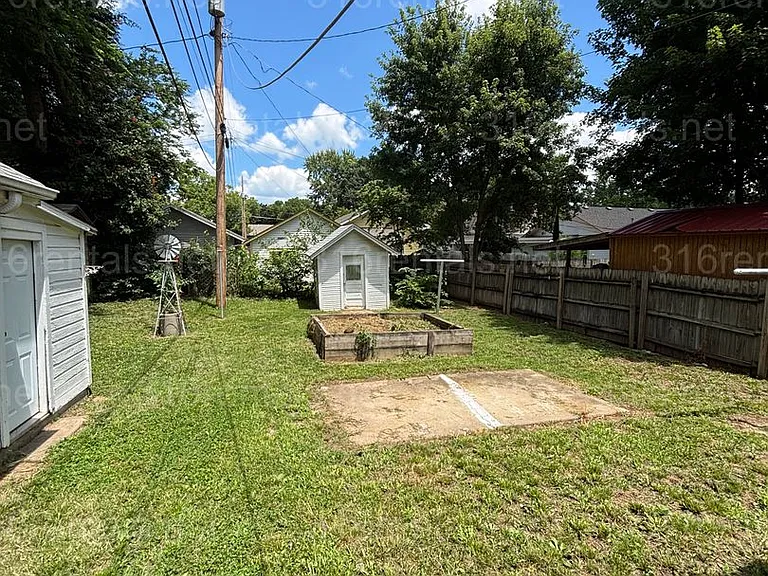 1012 W Ash Ave — Photo 10