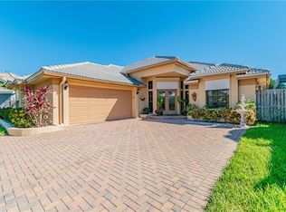 1021 Live Oak Ave NE, Saint Petersburg, FL 33703