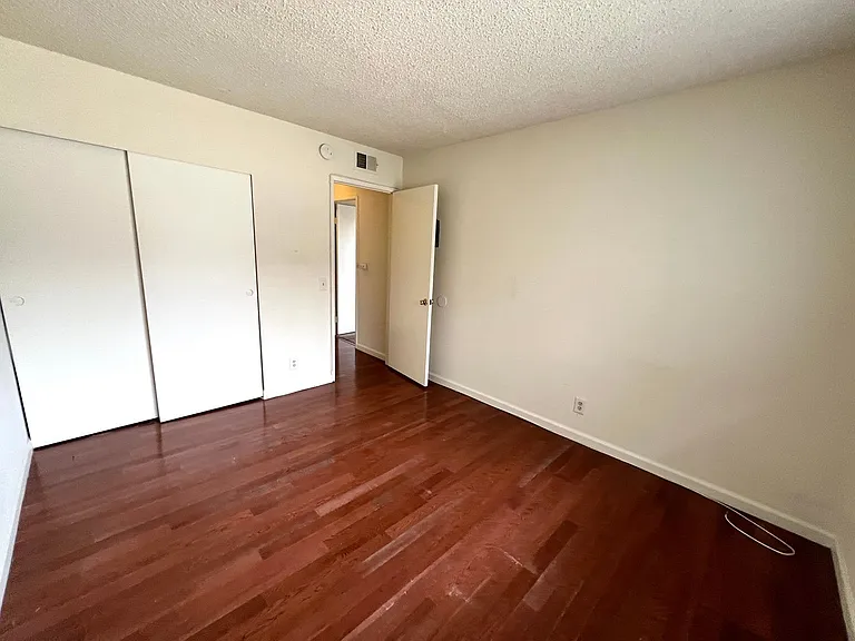 319 Josie Cir — Photo 5