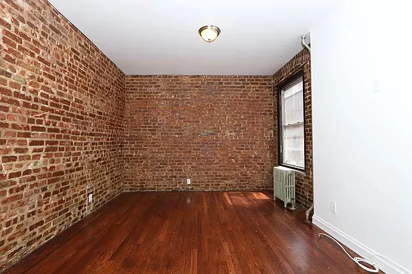 Rented by Premier Metro Realty Corp | media 6