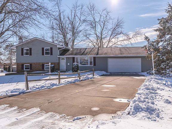 2nd image of 9507 Grandville Pl