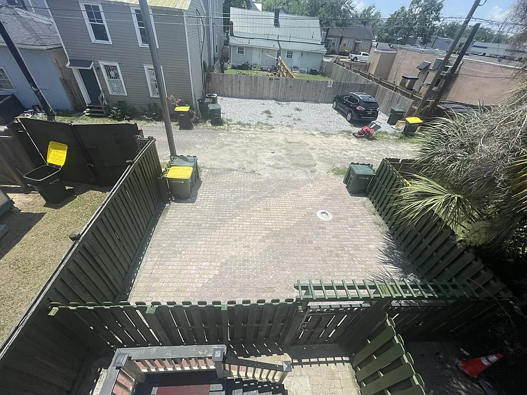 309 W Duffy St #B — Photo 23