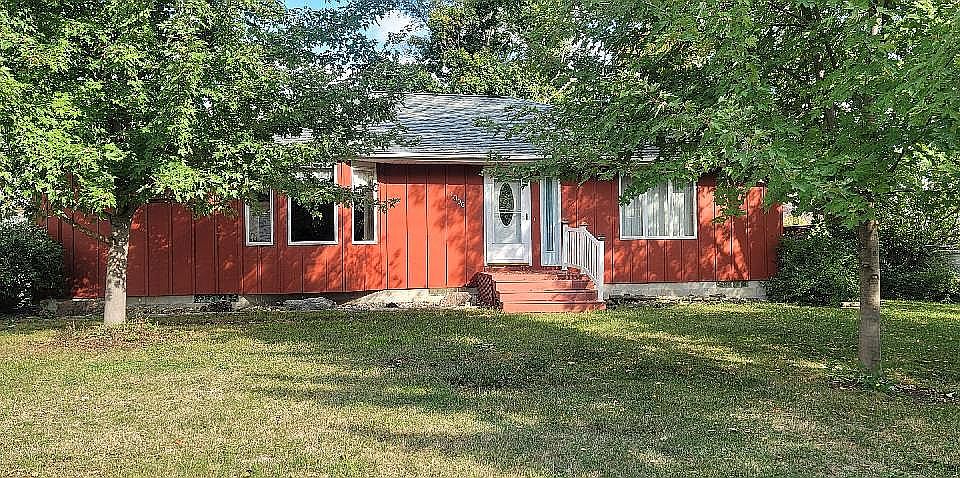 1st image of 1006 Cedar River Dr