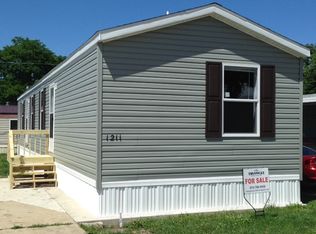1211 Lauren Dr, Sandwich, IL 60548